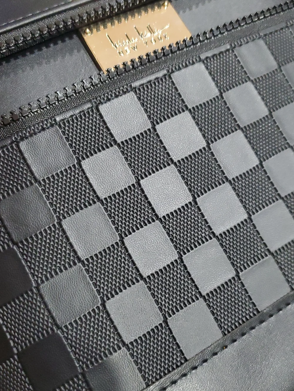 Nicole Miller black damier style large cosmetics beauty hard train case new